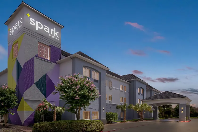 Spark by Hilton Missouri City Sugar Land - Image 1