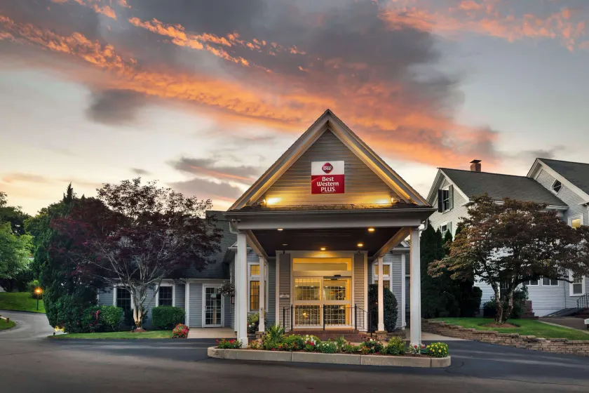 Best Western Plus Cold Spring - Image 1