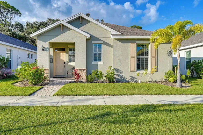 Near River & Parks: Labelle Family Home w/ Patio - Image 1
