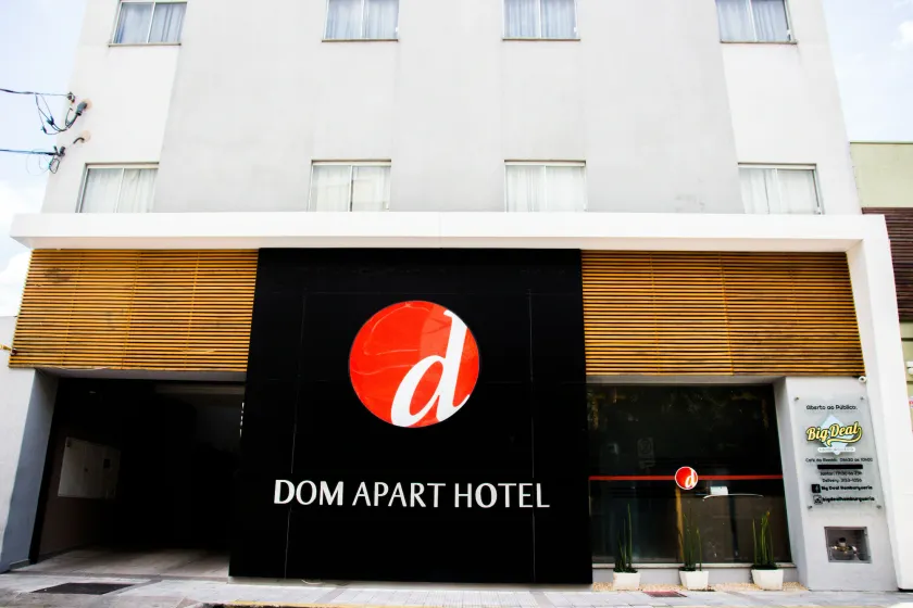 Summit Dom Apart Hotel - Image 1