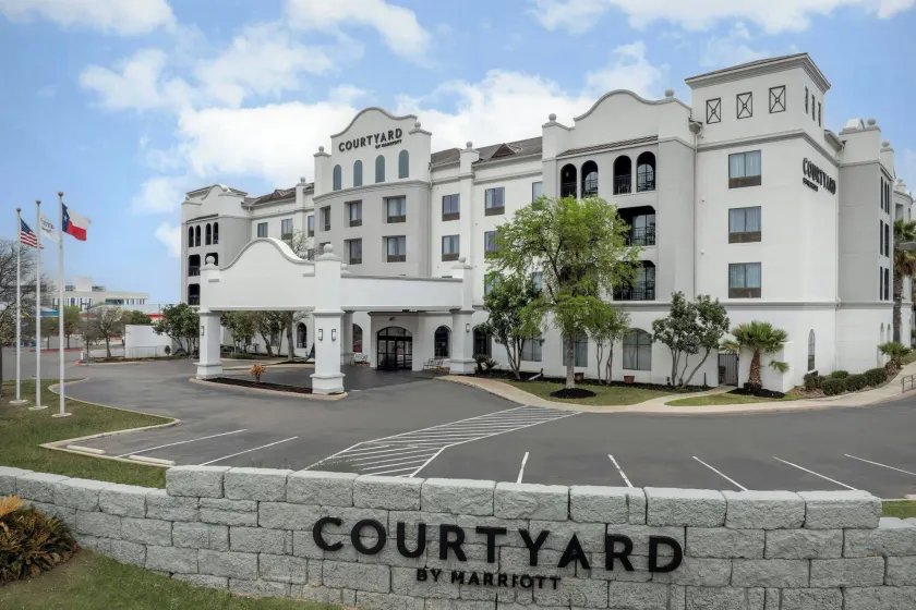 Courtyard by Marriott San Antonio SeaWorld Westover Hills - Image 1