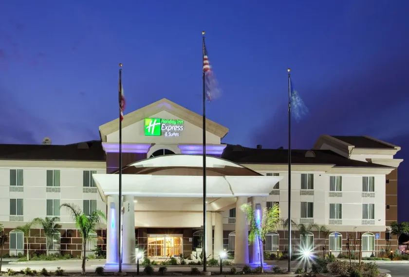 Holiday Inn Express & Suites Dinuba West by IHG - Image 1