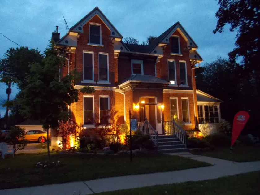 Seaway Manor B&B - Image 1