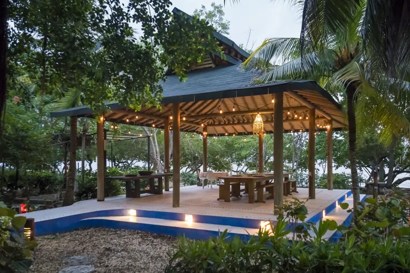 Hotel Playa Manglares Isla Baru - Image 1