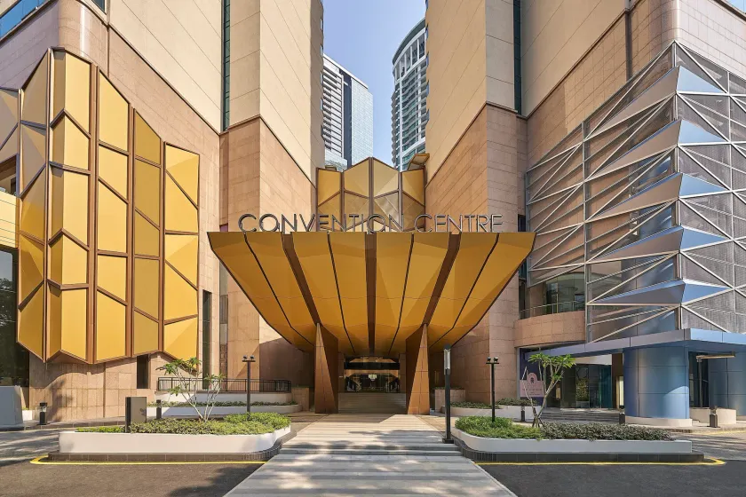 Renaissance Kuala Lumpur Hotel & Convention Centre - Image 1