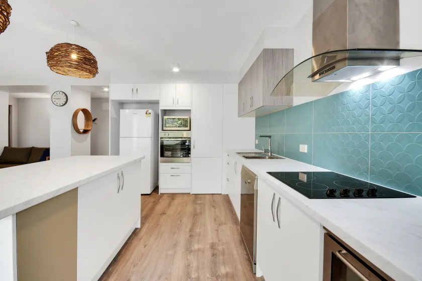 Lahaina Apartments - Image 1