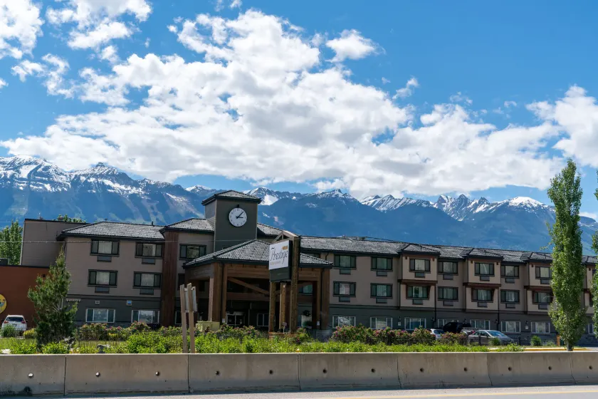 Prestige Golden Hotel - Image 1