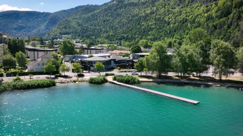Logis Hotel L'Embarcadère - Image 1