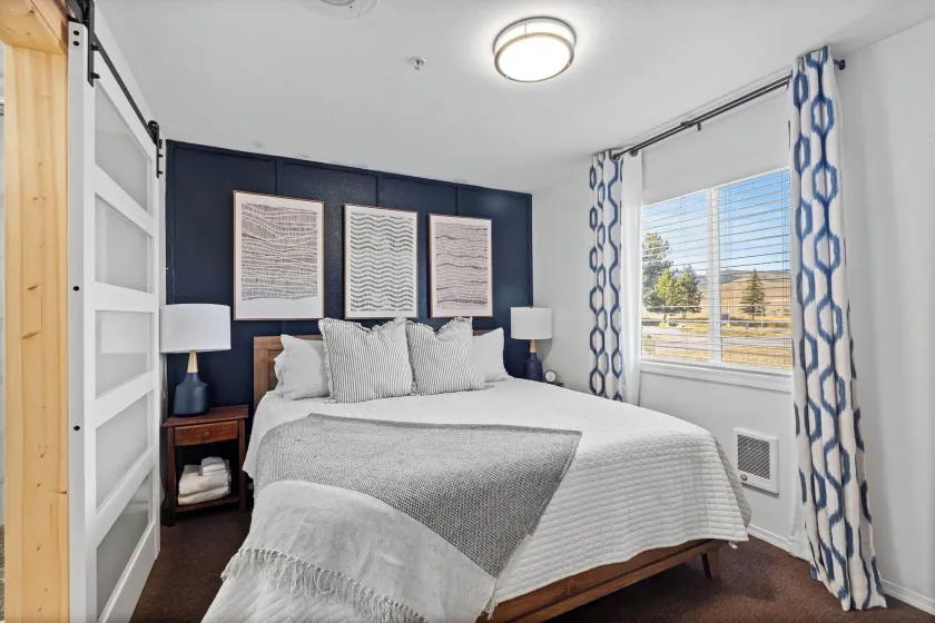Library INN - Boutique Rooms - Free Breakfast - Hot Tub - Image 1