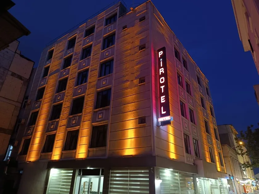 Pirotel Hotel - Image 1