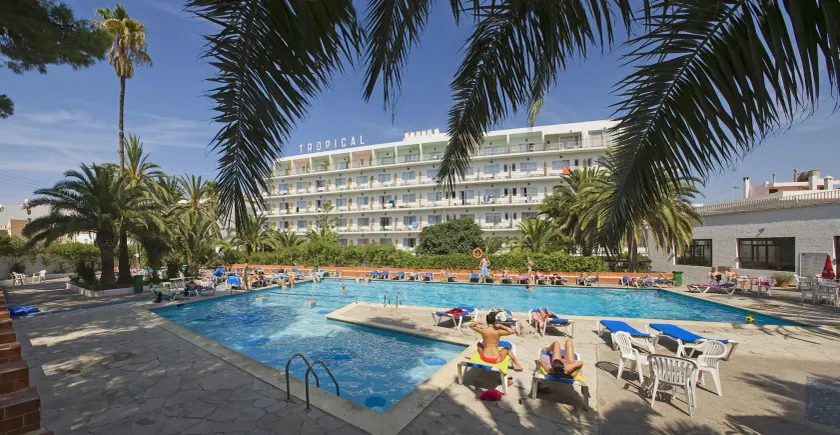 Hotel Tropical - Image 1