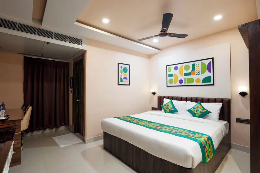 Treebo Airport Inn - Image 1