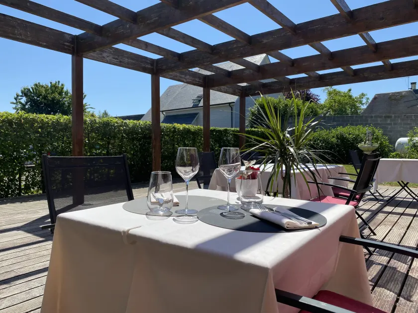 Logis Hôtel Restaurant SPA Le Tosny - Image 1