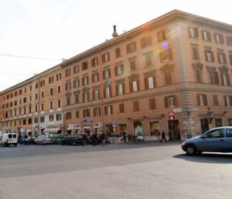 Vatican Rooms Guest House - Image 1