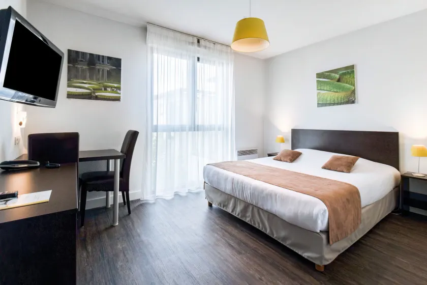 All Suites Appart Hôtel Pau - Image 1