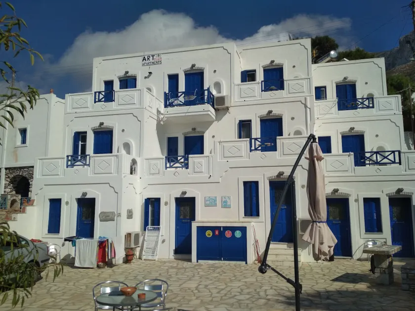 ART STUDIO APARTMENTS - Image 1