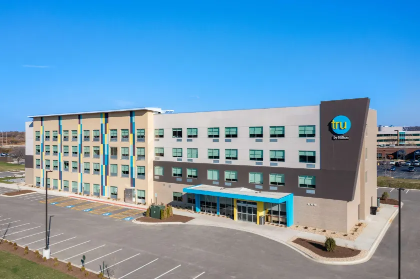 Tru by Hilton Naperville Chicago - Image 1
