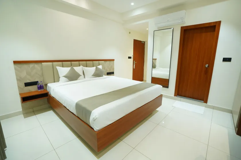 Leonar Hotel Kokapet - Image 1
