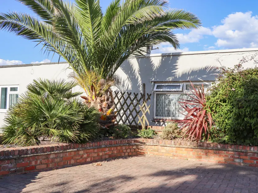 Bay Cosy - Image 1
