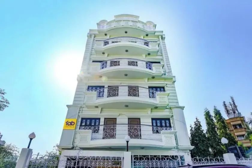 FabHotel New Kolkata Residency Inn - Nr. Axis Mall - Image 1