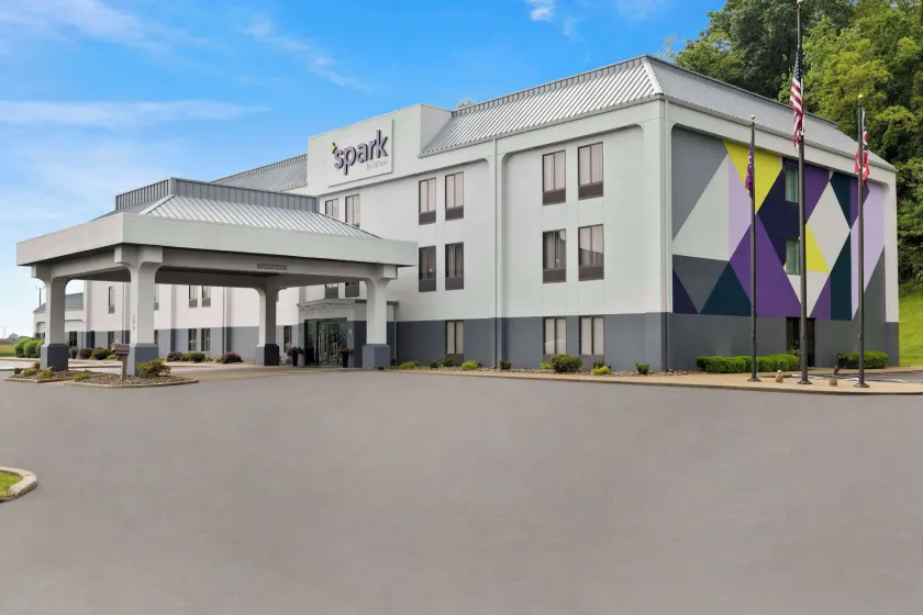 Spark by Hilton Newcomerstown - Image 1