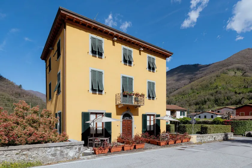 Lucca Franco's Villa - Image 1