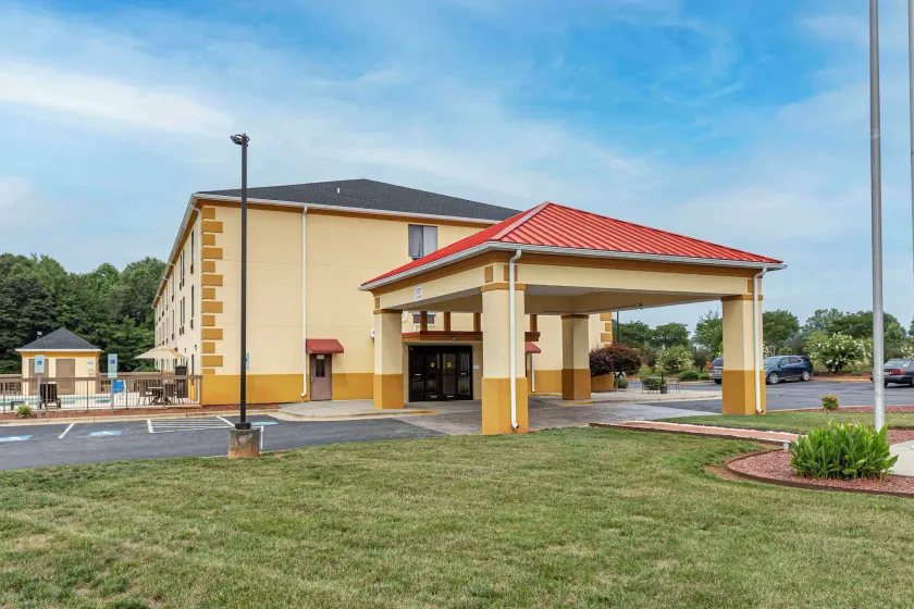 Comfort Inn & Suites Mocksville I-40 - Image 1