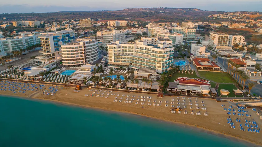 Vrissaki Beach Hotel - Image 1