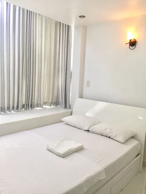Vy Khanh Guesthouse - Image 1