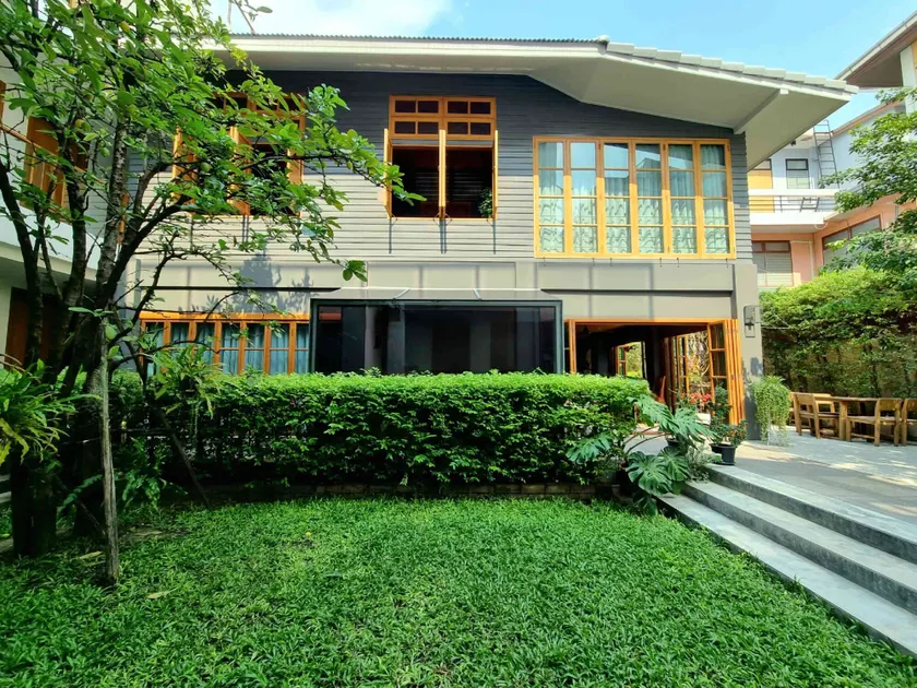 Vali Villa Bangkok - Image 1