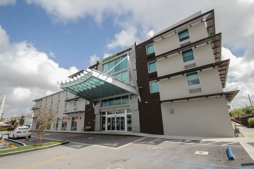 Holiday Inn Express & Suites Miami Airport East by IHG - Image 1