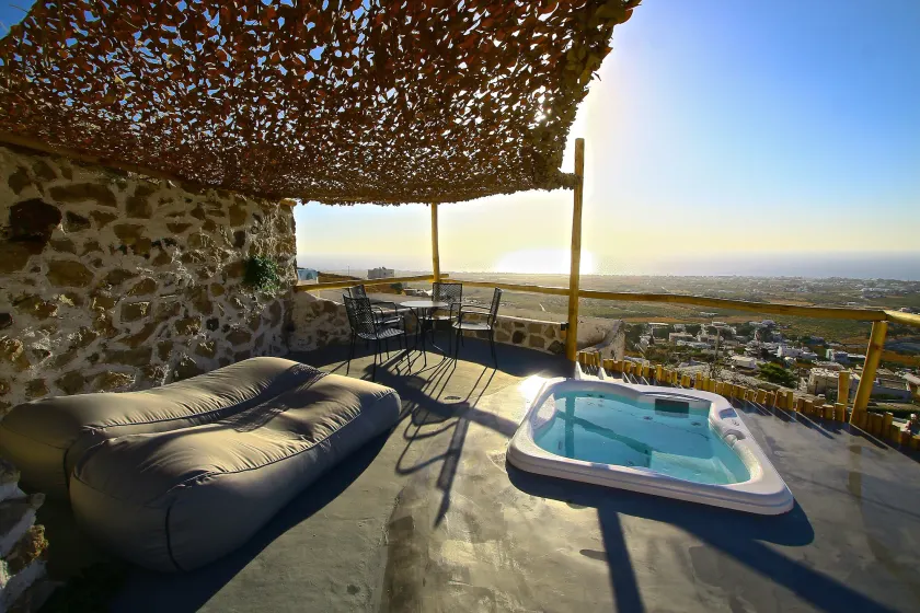 Fertimo Suites - Authentic Cave Homes with Private Hot Tub - Image 1