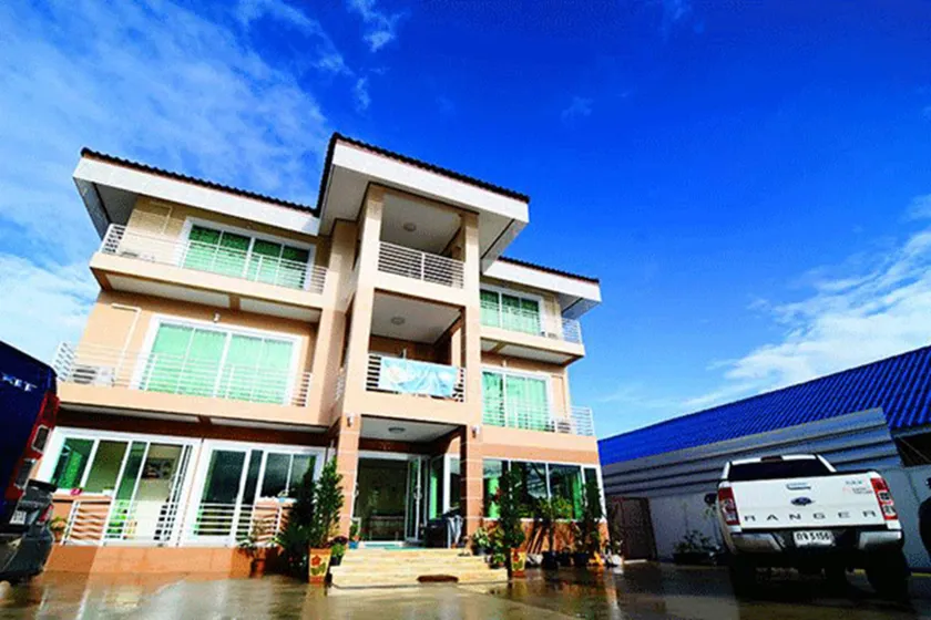 Laksasuk House - Image 1