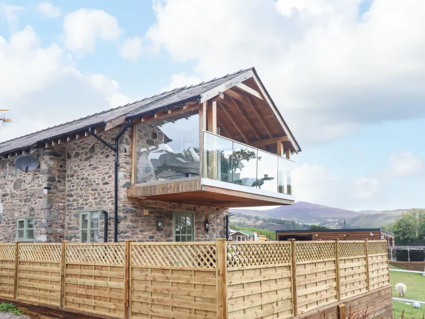 Tyn Y Ceubren Bach at Evelyns Retreat - Image 1