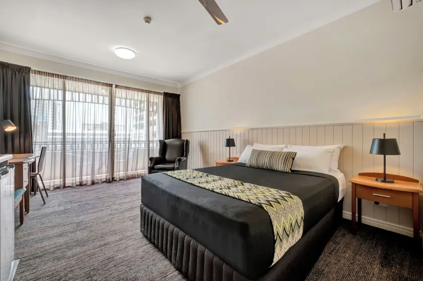 City Oasis Inn Townsville, SureStay Collection by BW - Image 1