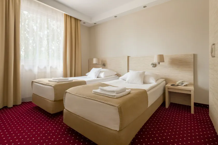 Hotel 500 W Strykowie - Image 1