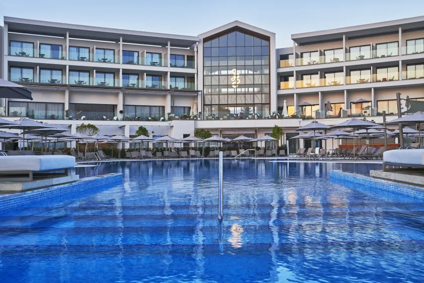 Mare Paphos - Image 1
