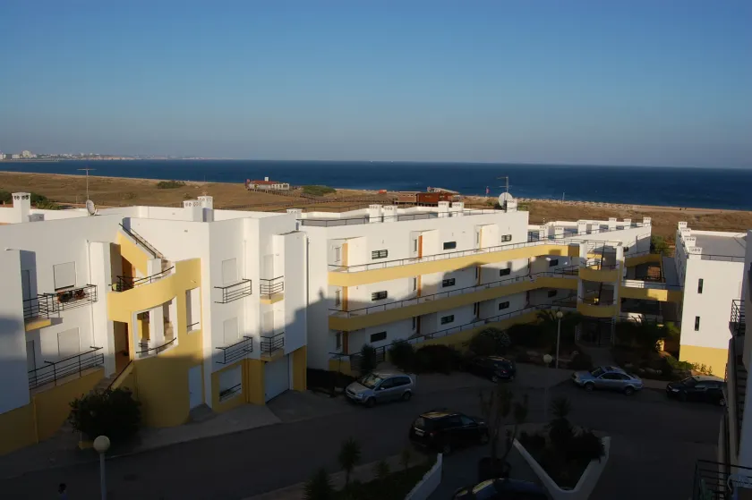Clube Meia Praia - Image 1