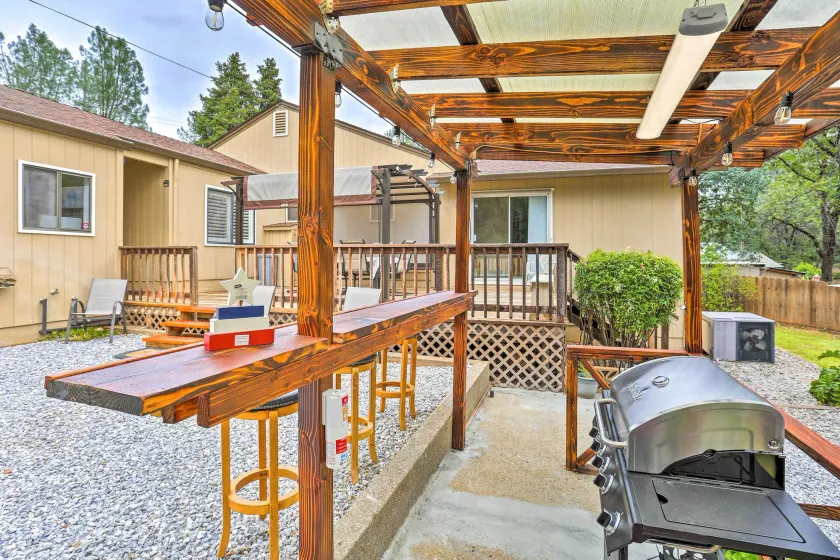 Home in Shasta Lake Near Redding: Early Check-In! - Image 1