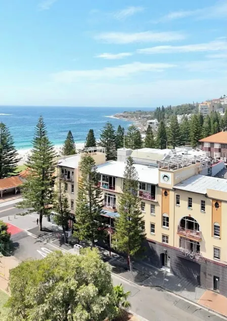 Mad Monkey Hostel Coogee Beach - Image 1