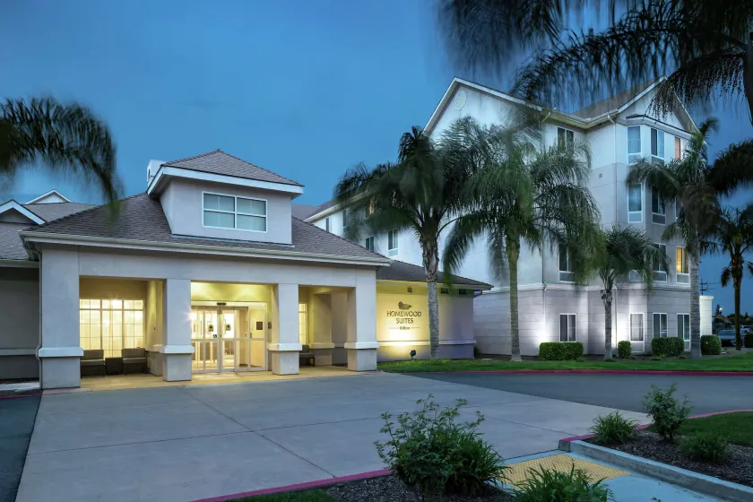 Homewood Suites by Hilton  Fresno Airport/Clovis, CA - Image 1