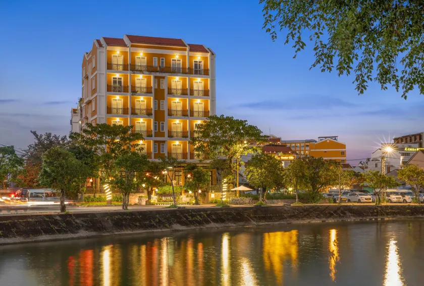 Royal Riverside Hoi An Hotel & Spa - Image 1