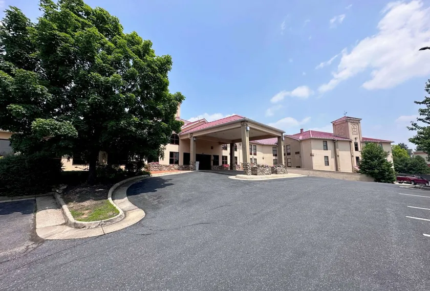 Wingate by Wyndham Waynesboro - Image 1