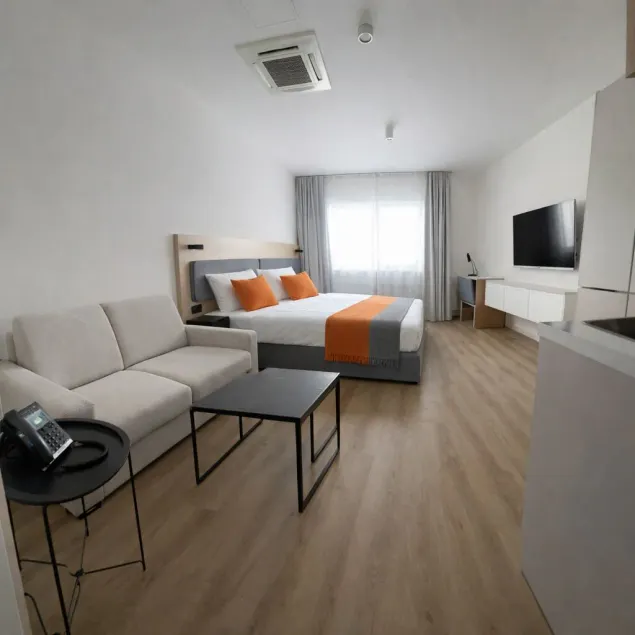 Hotel Kapitol - Image 1