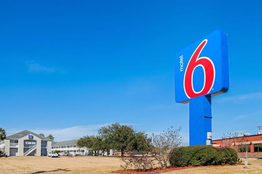 Motel 6-Bay Saint Louis, MS - Image 1