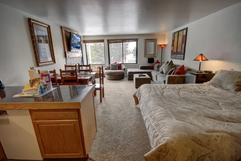 Mall 1421 by SummitCove Lodging - Chambre