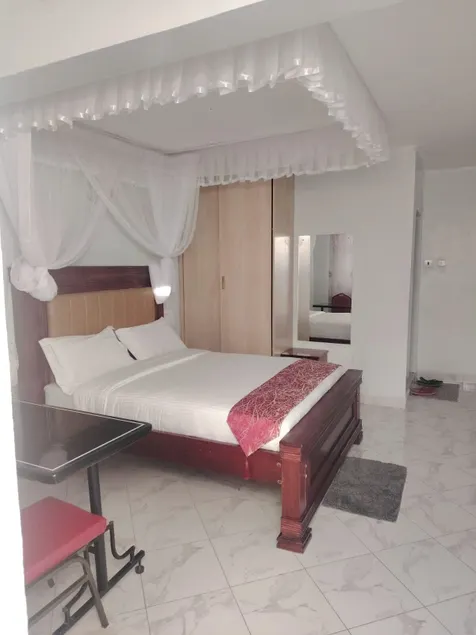J & J Olosho Hotel - Room