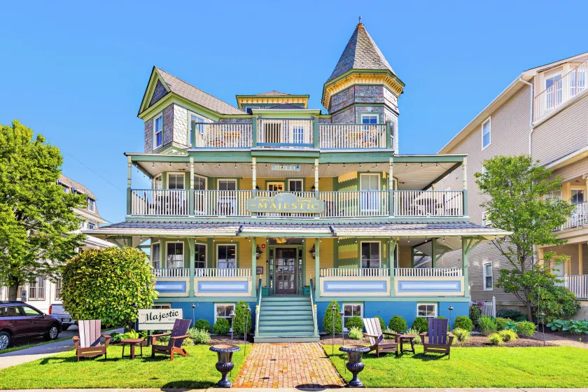 Majestic Hotel - Image 1