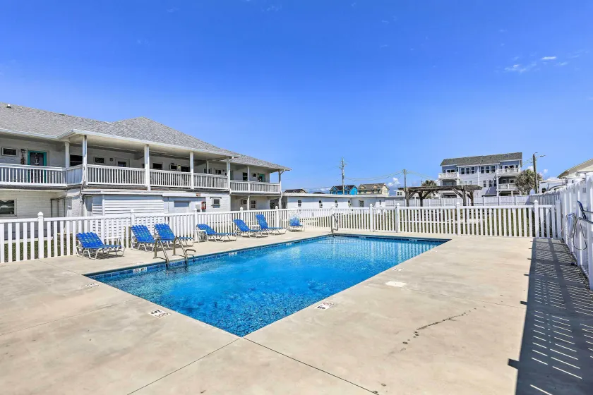 Atlantic Beach Studio w/ Community Pool! - Image 1