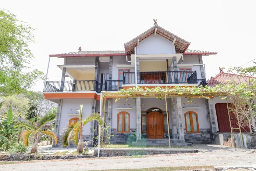 Dewisri Homestay - Image 1